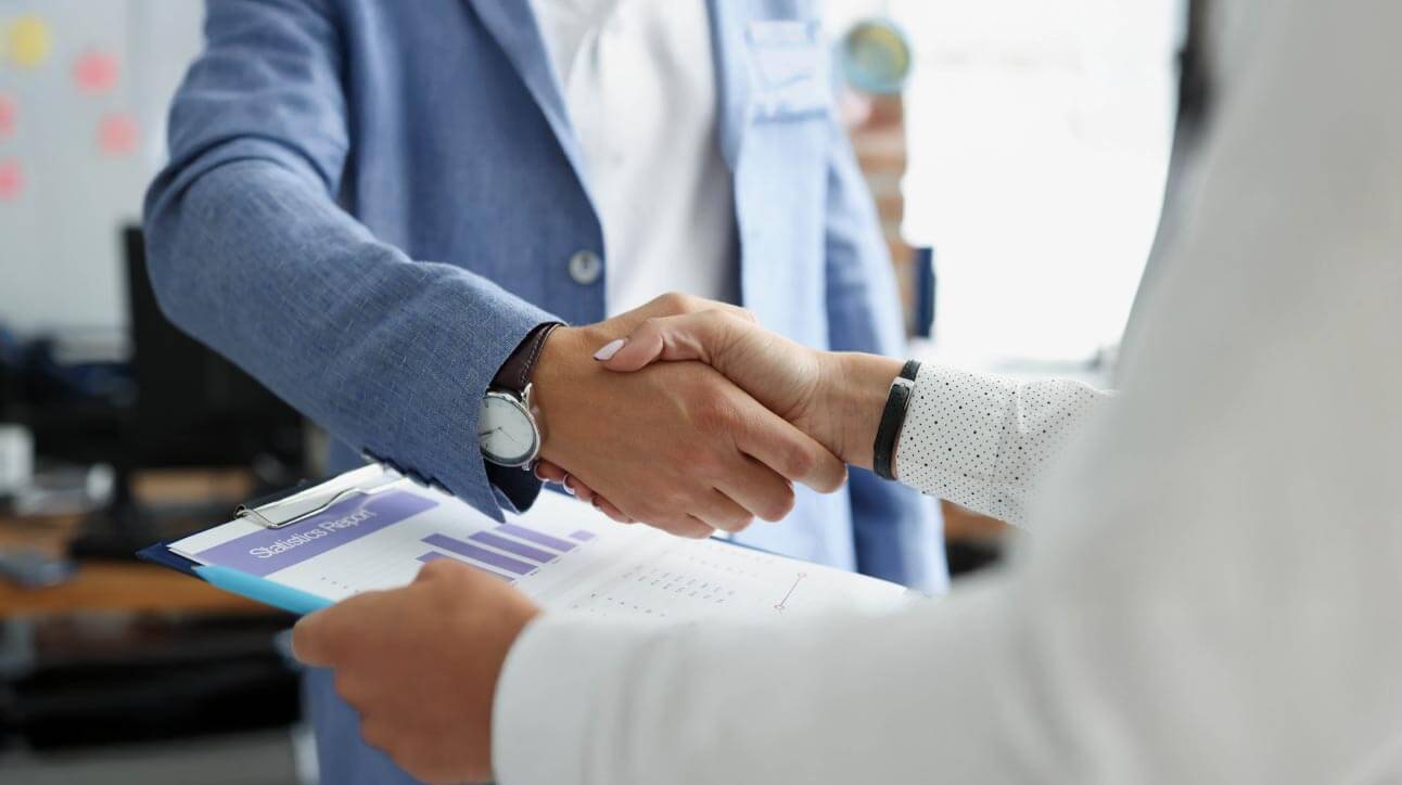 How to Write an Effective Partnership Agreement: Guide + Template