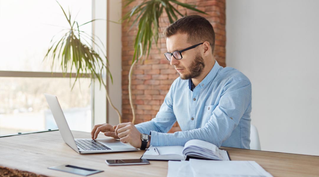 An employee searching for a digital ESG platform An employee searching for a digital ESG platform